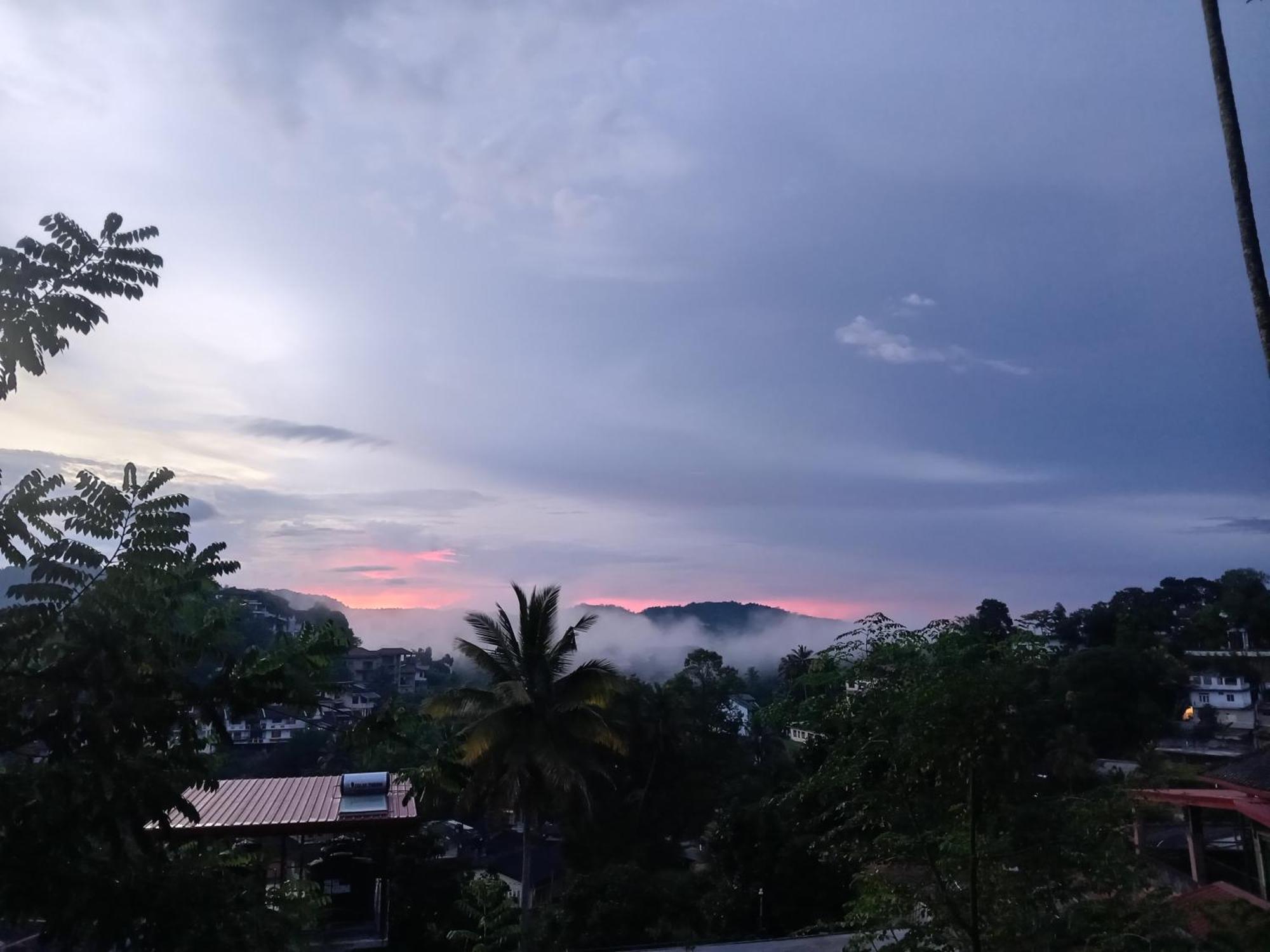 Fly Infinity - Home Stay Kandy Exteriér fotografie